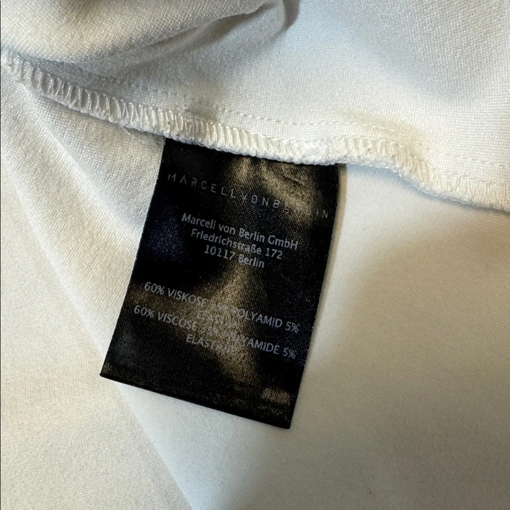 Marcell Von Berlin women’s XL solid white short sleeve crewneck t-shirt EUC
